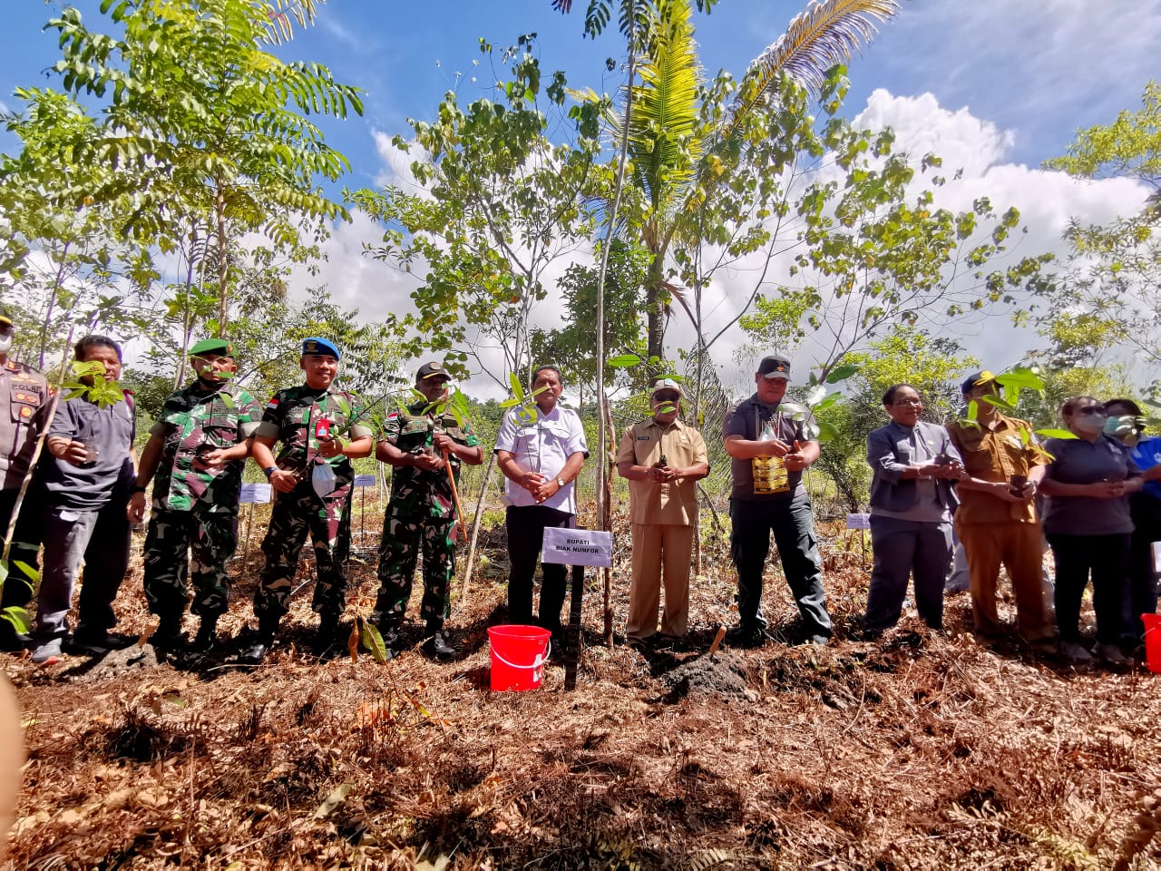 PPID | Kementrian Lingkungan Hidup Dan Kehutanan | Aksi Penanaman Pohon ...